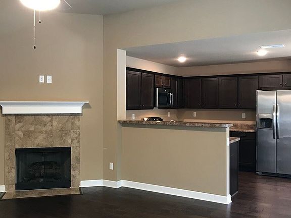 4th image of 3661 Jordan View Dr