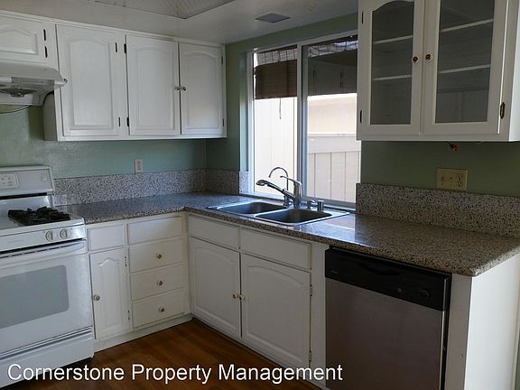 3rd image of 1082 Norfolk Dr