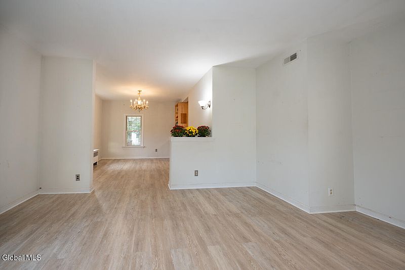 5th image of 21 McCormack Road