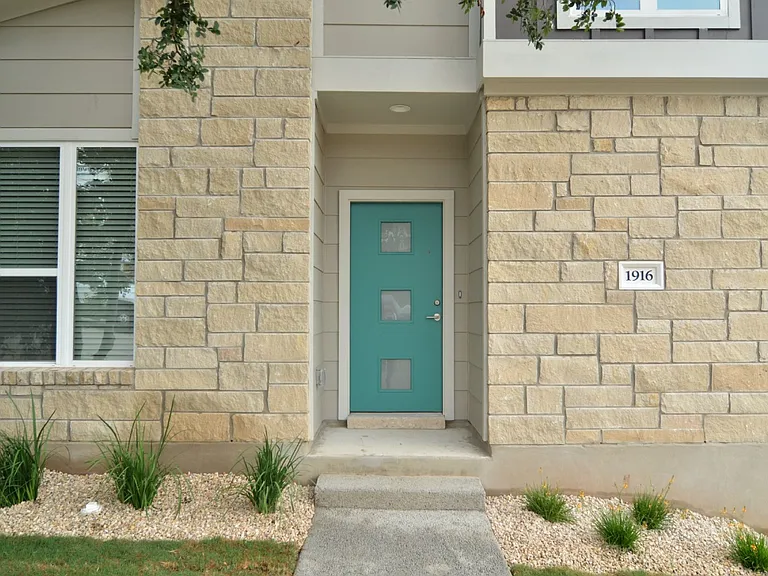 1916 Cleese Dr — Photo 2