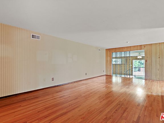 2nd image of 1109 N Boden Dr