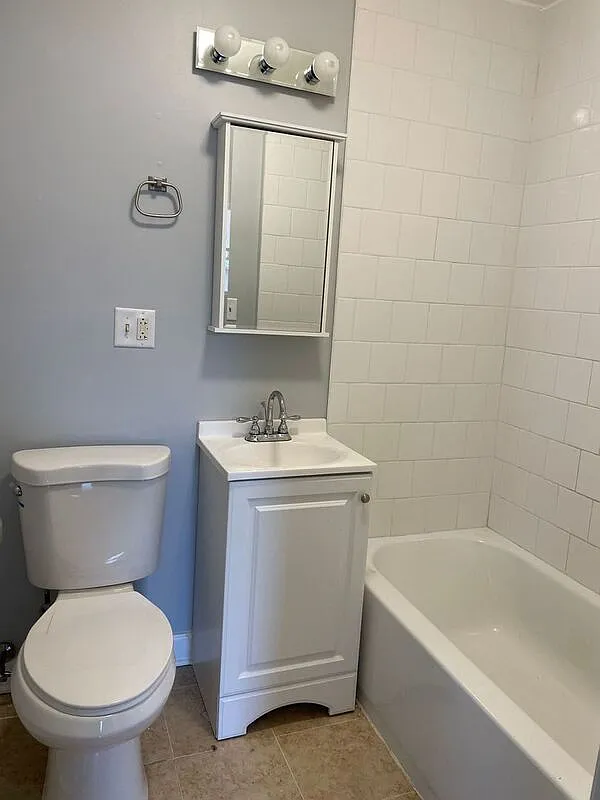 1 bed, 1.0 bath, $1,050 — Photo 4