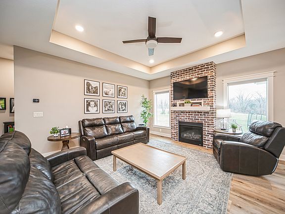 5th image of 1170 Cardinal Dr