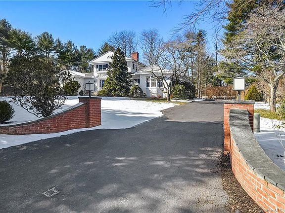 2nd image of 41 Rosewood Dr