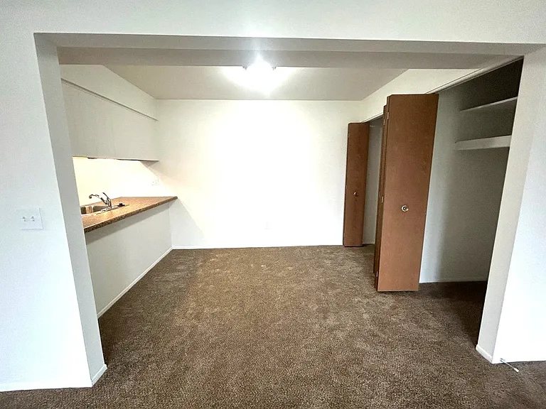 Charter Oaks Apartments — Photo 152