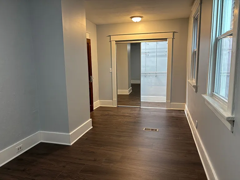 606 Amherst St — Photo 10