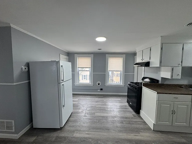 165-175 Conant St — Photo 14
