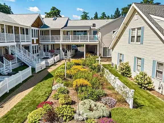 2nd image of 16 Hill Rd #6