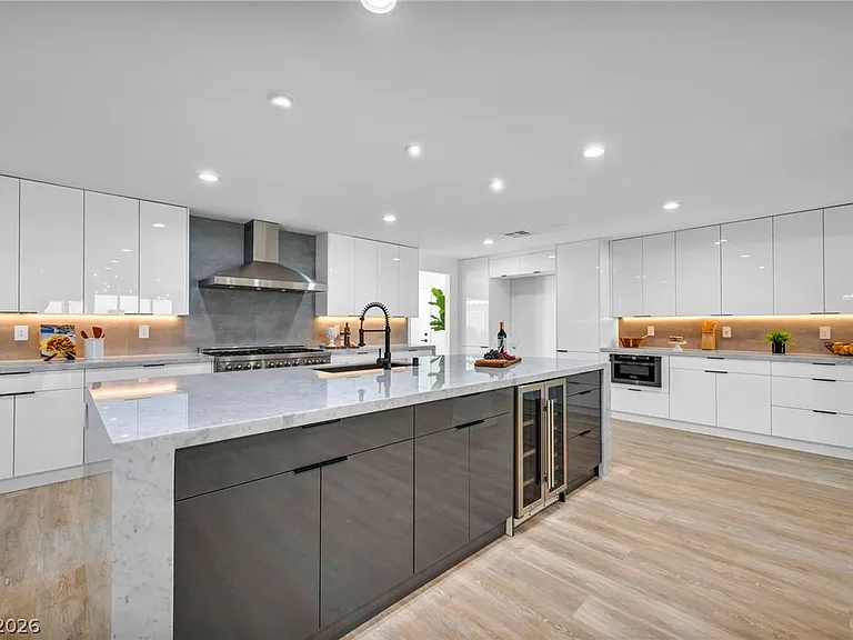 3630 Tobias Ln — Photo 6