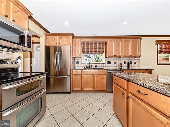 5th image of 20432 Greenfield Rd