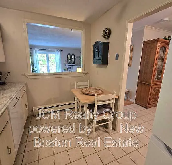 276 Albion St — Photo 9