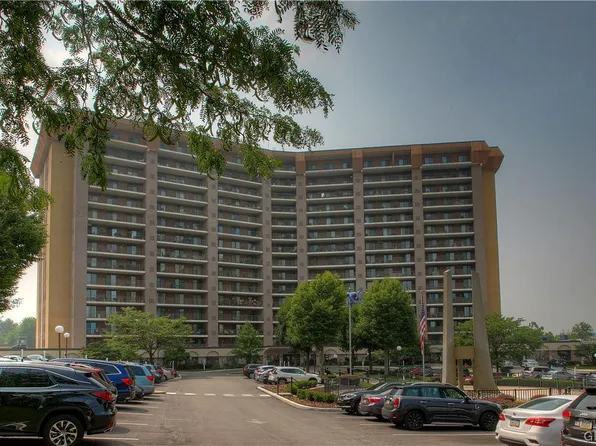 20835 Valley Forge Cir #835, King Of Prussia, PA 19406