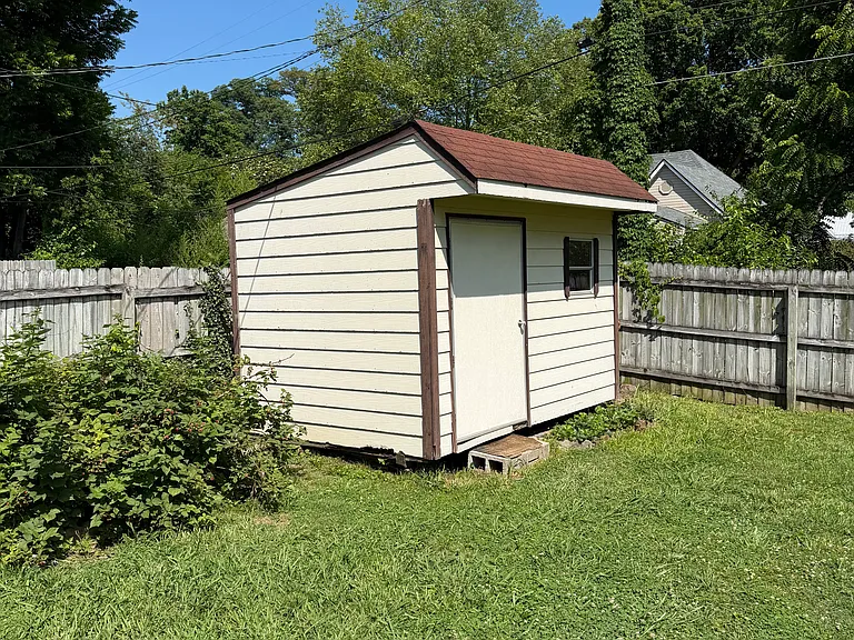 308 E Quincy Ave — Photo 24