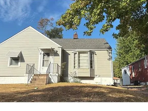 315 Coppinger Dr, Saint Louis, MO 63135