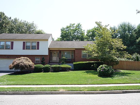 5th image of 146 Mountain View Dr