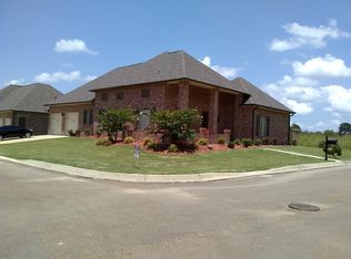 127 Bleu Dr, Ridgeland, MS 39157