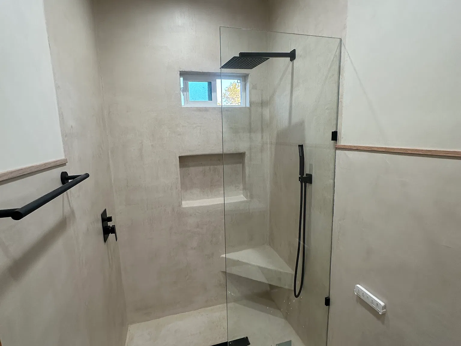 Studio, 300 sqft, $1,900 — Photo 3
