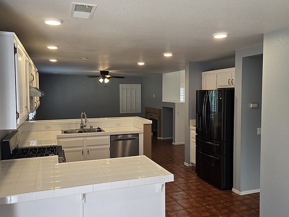 3rd image of 4747 Camberley Ct