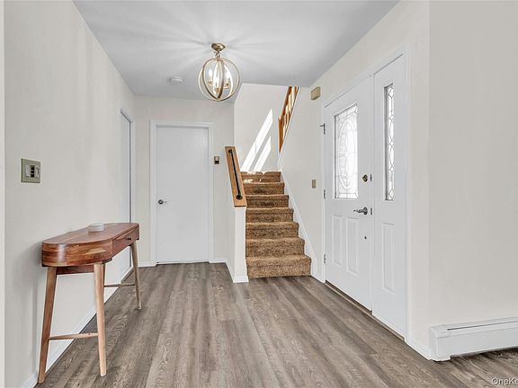 4th image of 13 Potomac Court