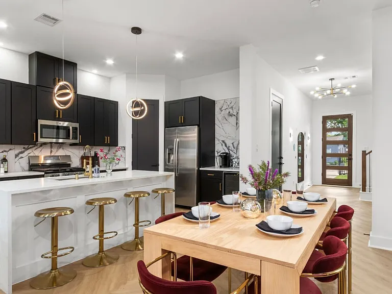 Shelby Cir — Photo 8