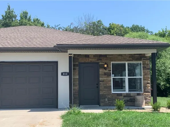 810 Riffle Dr, Pleasant Hill, MO 64080