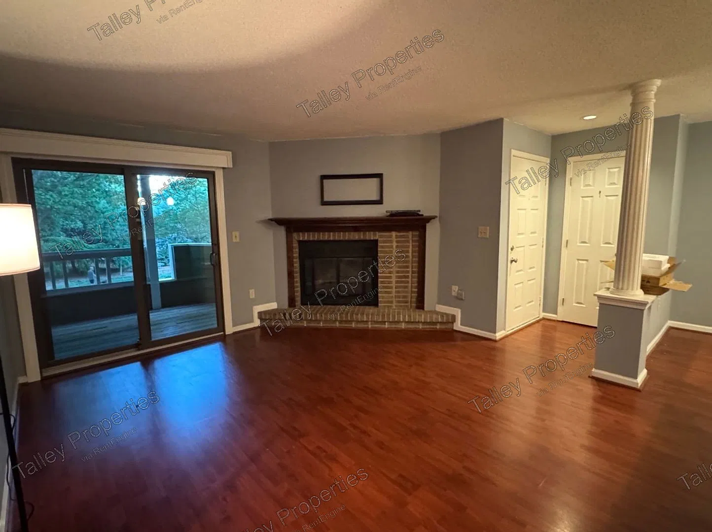 2 bed, 1.0 bath, 1000 sqft, $1,824 — Photo 2