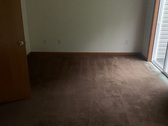2nd image of 927-975 W Wilson St #08c01d2b2