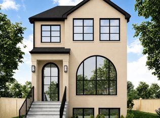 3051 N Leavitt St, Chicago, IL 60618