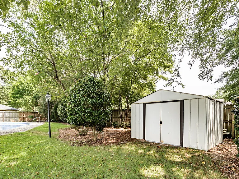 2704 Powhatan Dr — Photo 15