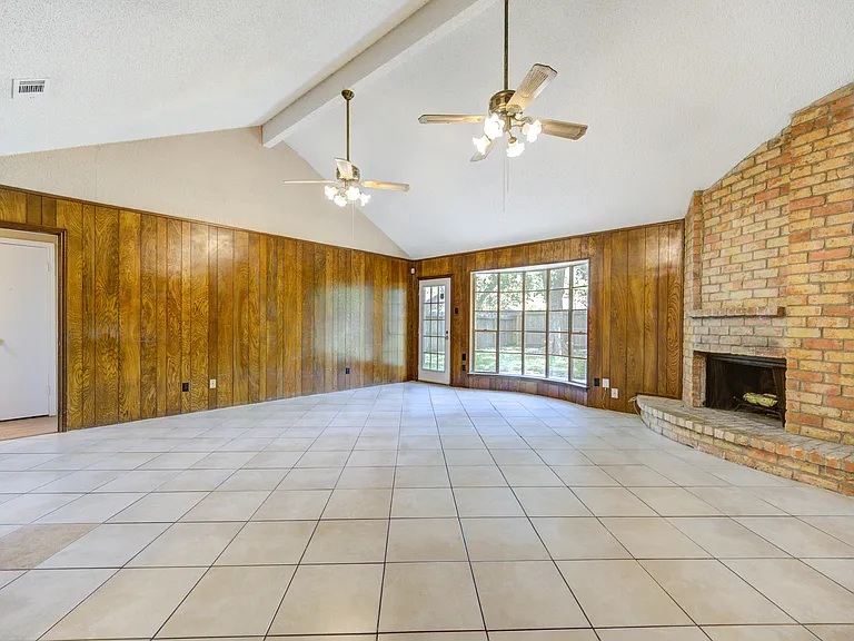 2427 Ridgemont Dr — Photo 14