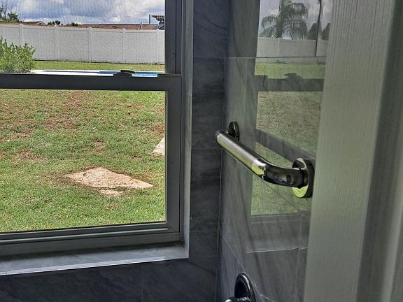 5th image of 811 Granite Rd