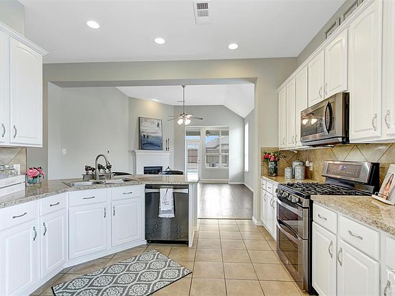 3rd image of 2516 Sunnyside Dr