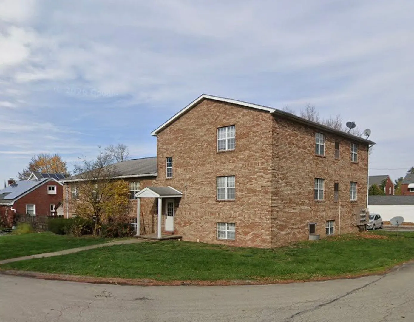 547 Turney St — Photo 1