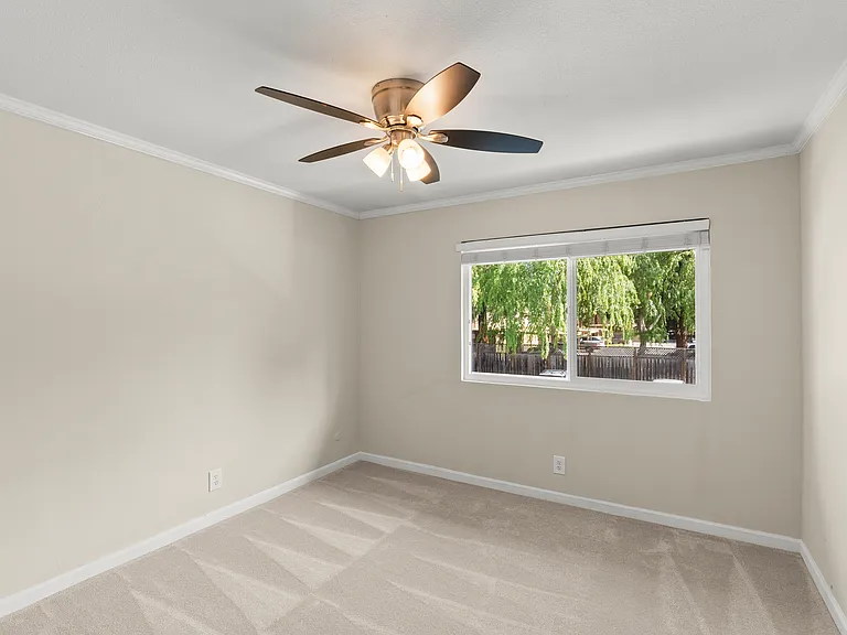 Sycamore Green Apartments — Photo 37