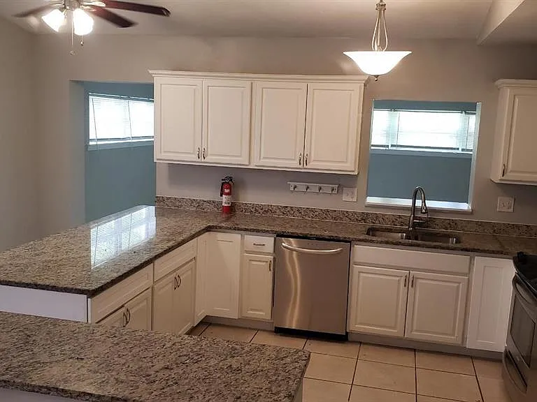 887 Eastbrook Blvd — Photo 4