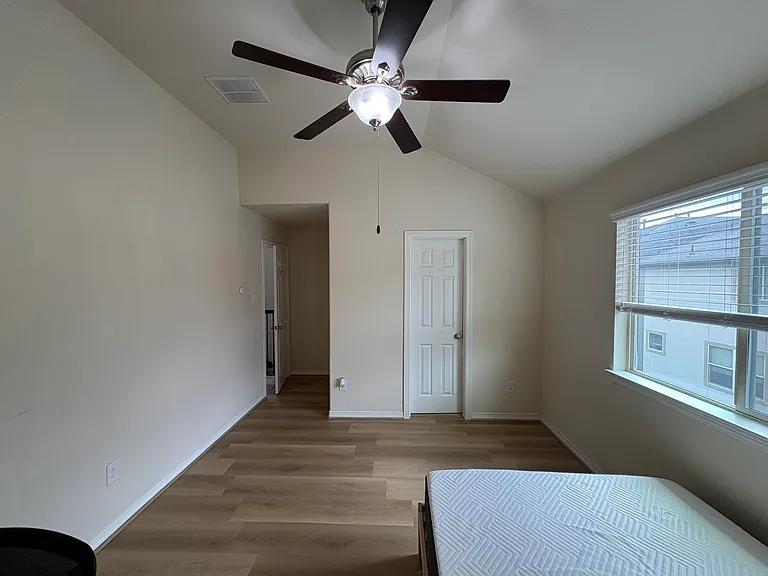 2707 Shadybrook Meadow Dr — Photo 9