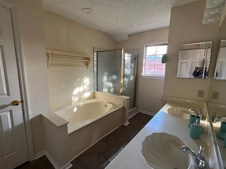 4108 Norcross Dr — Photo 32
