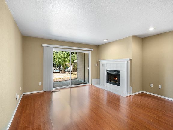 3rd image of 4202 Factoria Blvd SE APT D1
