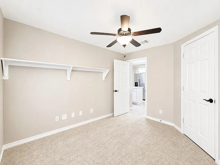 1823 Strongs Ct — Photo 14