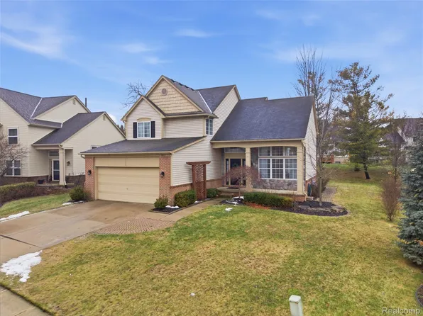 3613 Briarbrooke Ln, Rochester, MI 48306