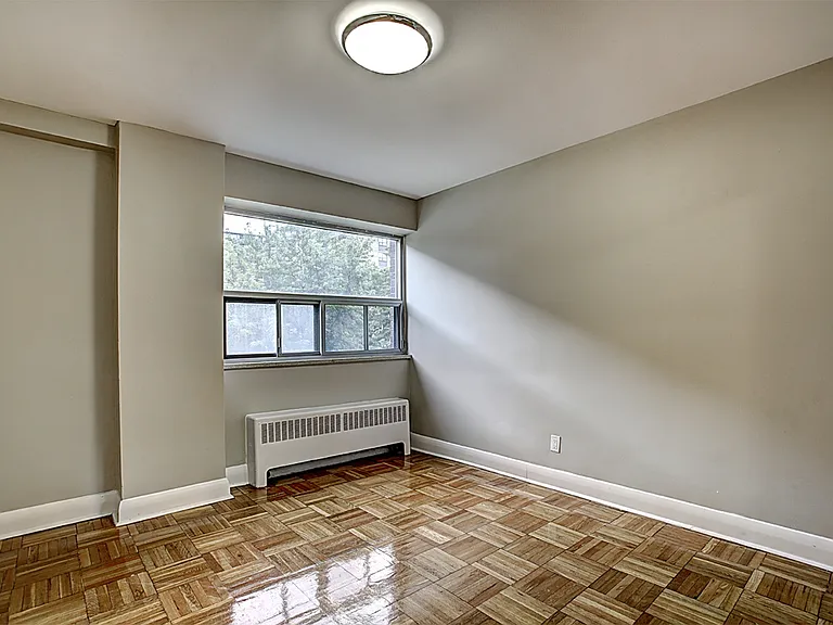 118 Tyndall Ave — Photo 33