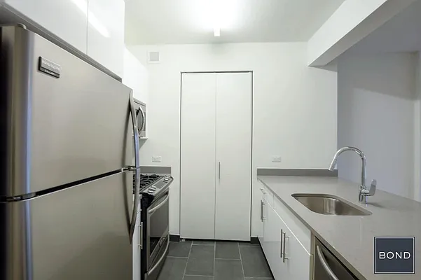 Rented by Bond New York | media 4