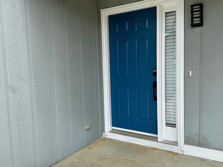128 Commons Dr — Photo 4