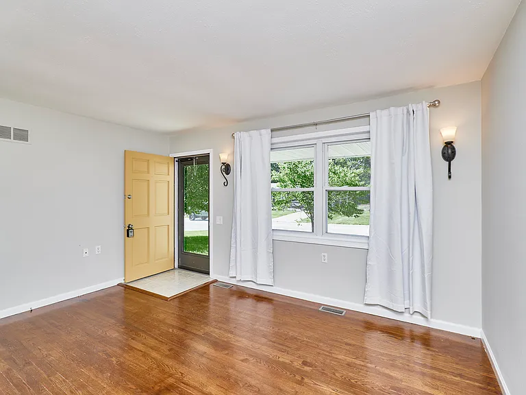 3248 Janton Ln — Photo 6