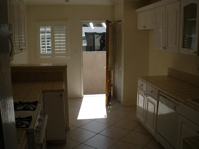5325 Dunrobin Ave — Photo 16