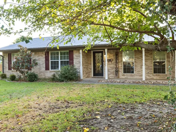 1201 N 14th St, Honey Grove, TX 75446
