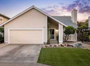 1911 Commons Ct, Windsor, CA 95492