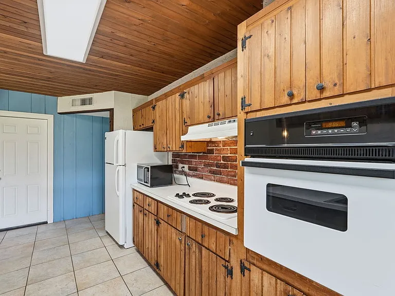 3215 S Kachina Dr — Photo 17
