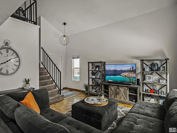 2nd image of 1741 Round Mountain Cir