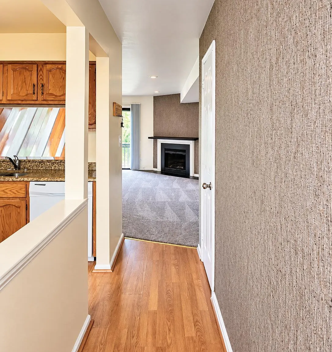 2 bed, 1.0 bath, $2,300 — Photo 4